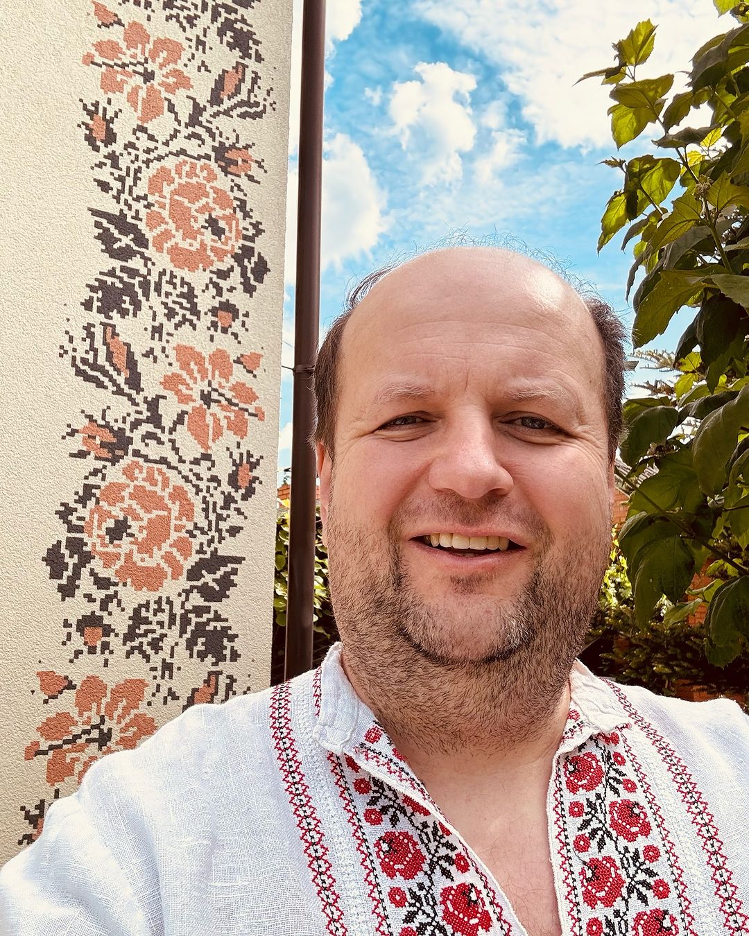 &quot;В медицині такі випадки відомі&quot;. Віктор Бронюк висловився про путіністок Лорак і Повалій